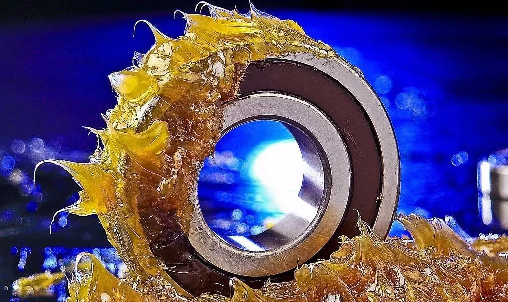 如何防止軸承潤滑脂添加過量呢？